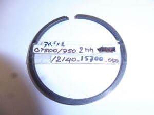 12140-15700 Piston ring set 1st overs.70.5x2 Suzuki T-GT500-750 New