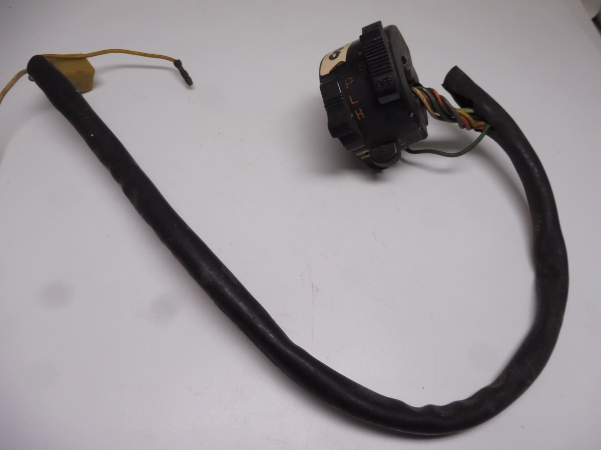 57700-18650 Left switch handlebar assy Suzuki T500 used