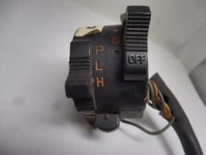 Alternative view of 57700-18650 Left switch handlebar assy Suzuki T500 used