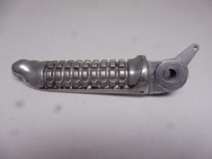 43510-19C00 Footrest front R. Suzuki GSX600F used