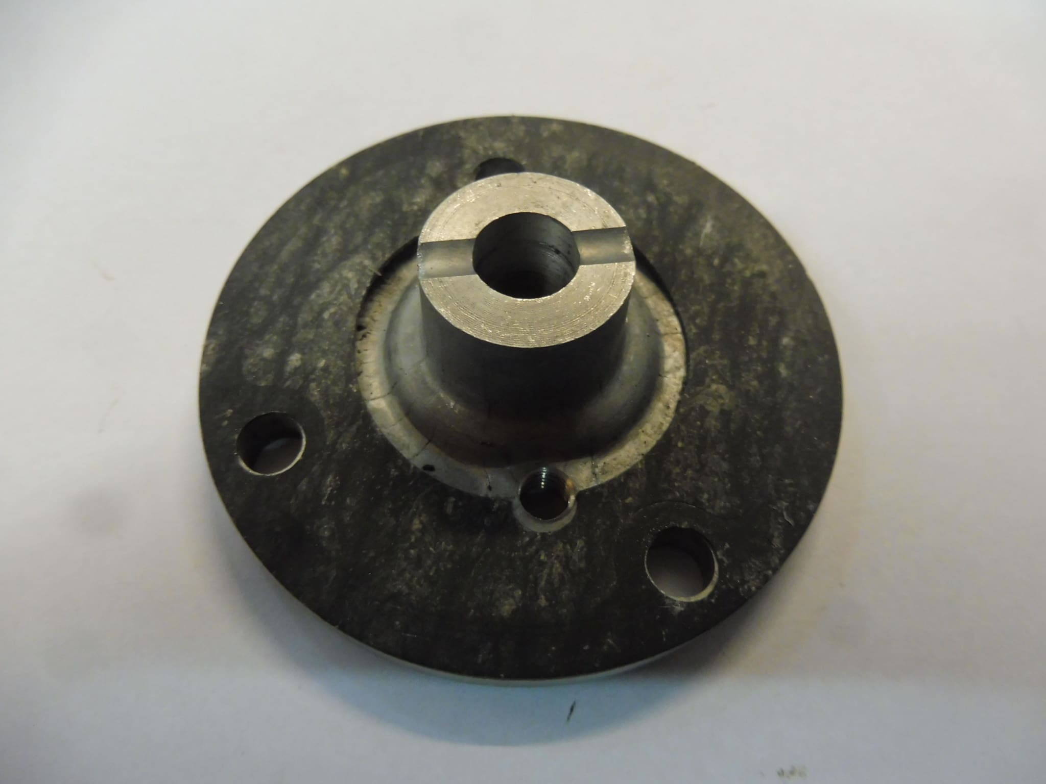 16341-18000 Oil pump gear case Suzuki T250/350, GT 250 as new - Image 2