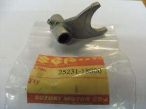 25231-18000 Fork 5th driven gear Suzuki GT250/380, T20/350 new