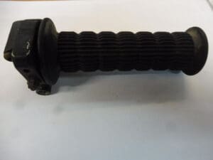 57100-15600 Handle grip R. complete Suzuki T500 used