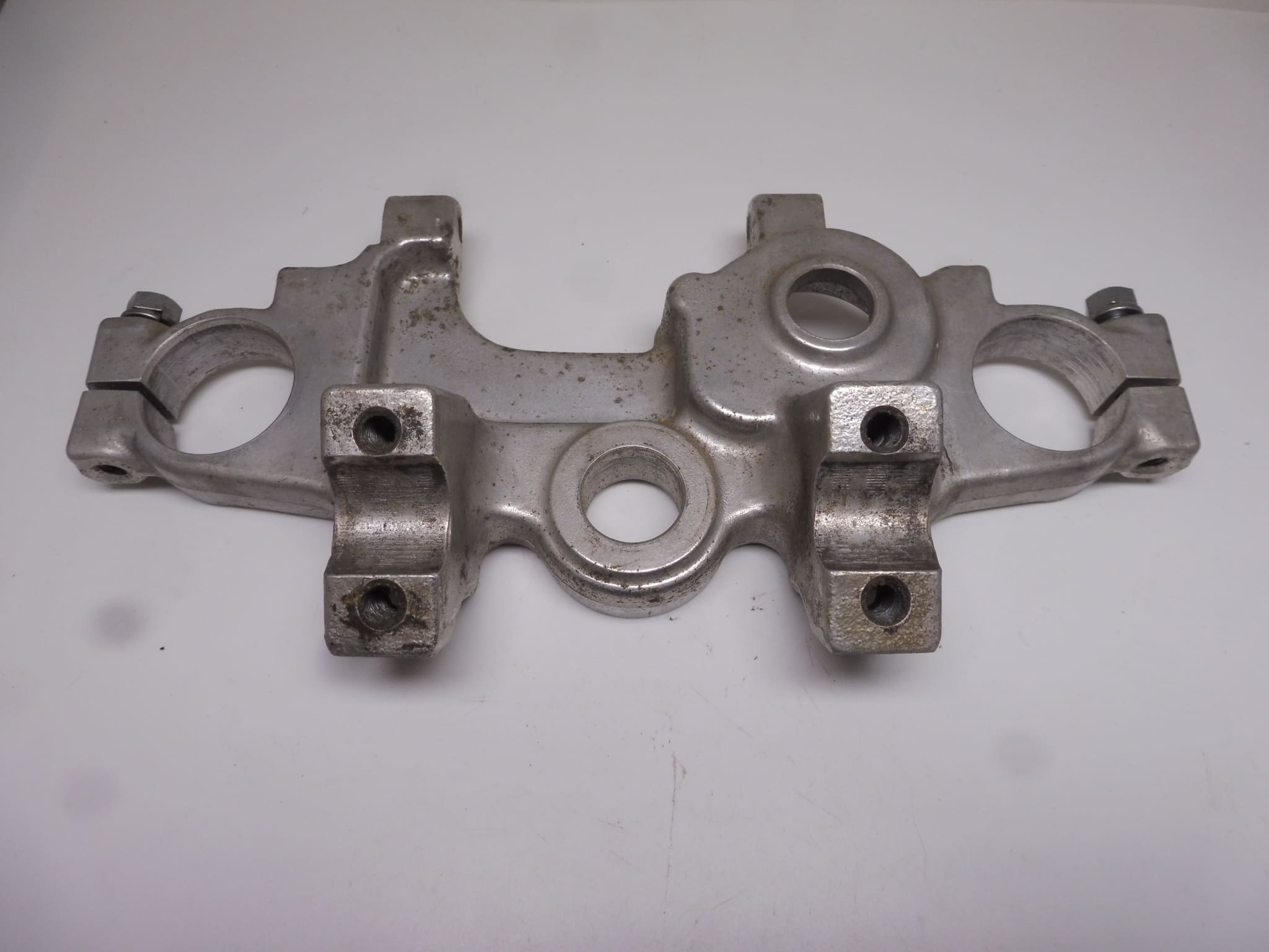 44039-1117 Holder front fork upper Kawasaki VN 700/750 used - Image 2