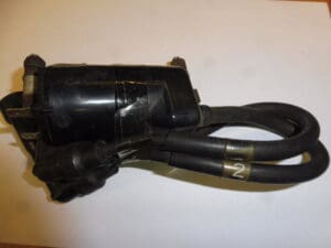 33420-33220 Coil ignition (1) Suzuki GSX 400F 2-3 original used