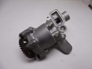 Alternative view of 2F3-13336-02 Oil pump complete Yamaha XS 750/850 '78-'81 new