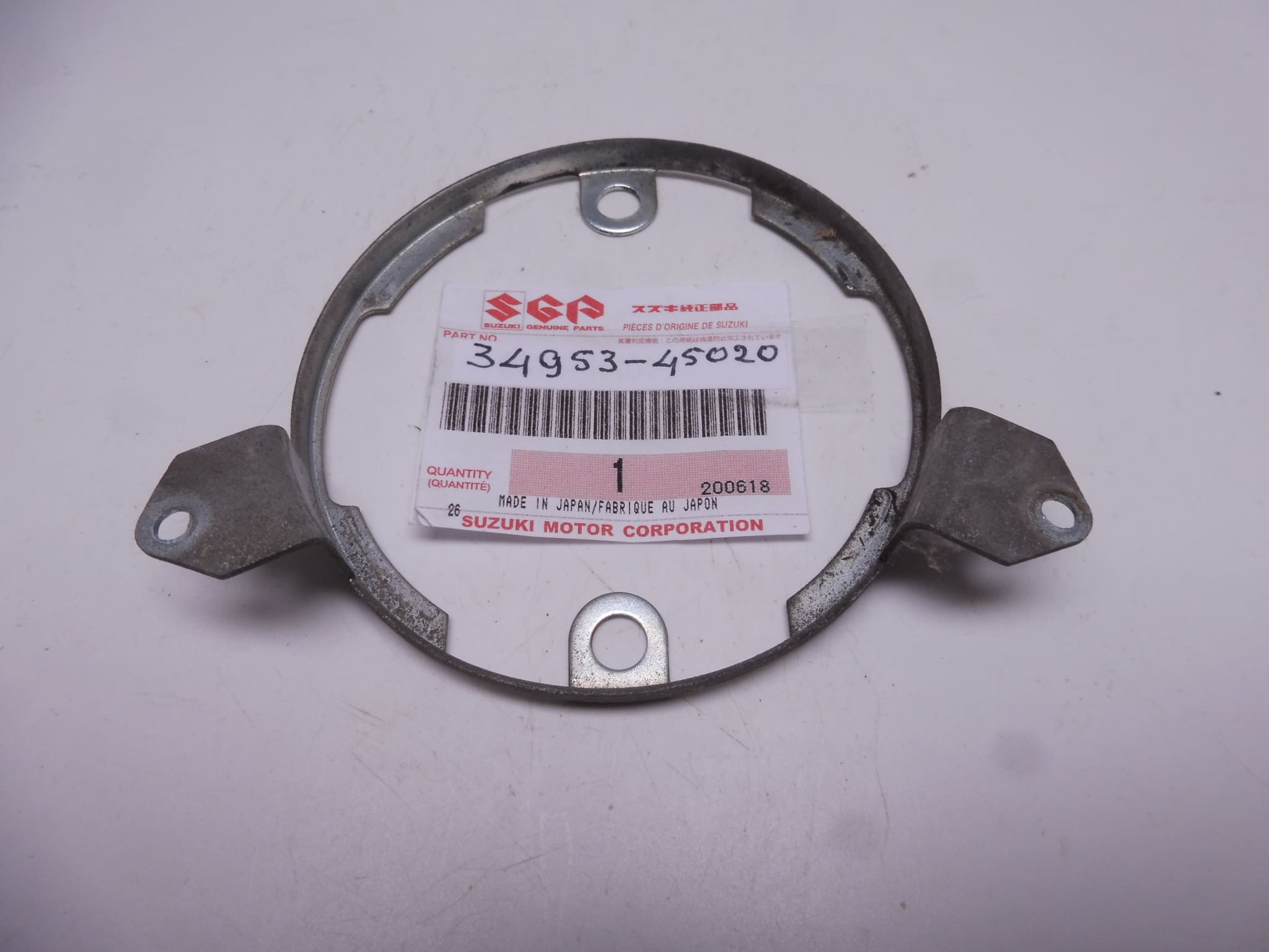34953-45020 Bracket meter Suzuki GS750'78 used but perfect