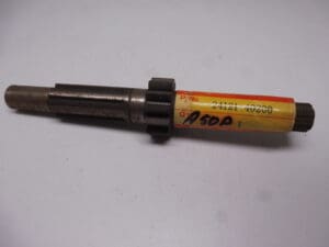 24121-40200 Counter shaft Suzuki RM 125 '79-'80, A50P original new