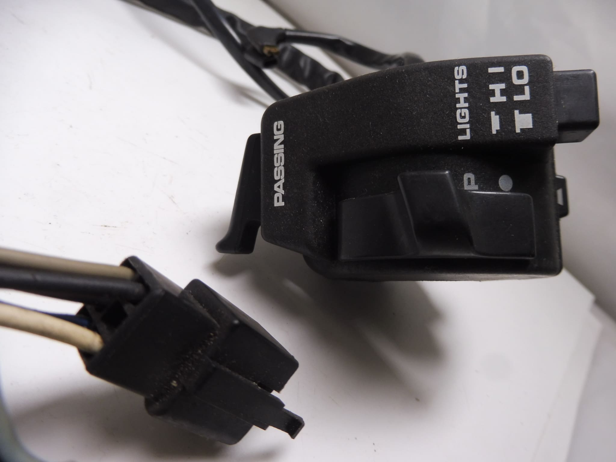 Left switch steering Honda complete Pass, Horn, Winker and light used - Image 3