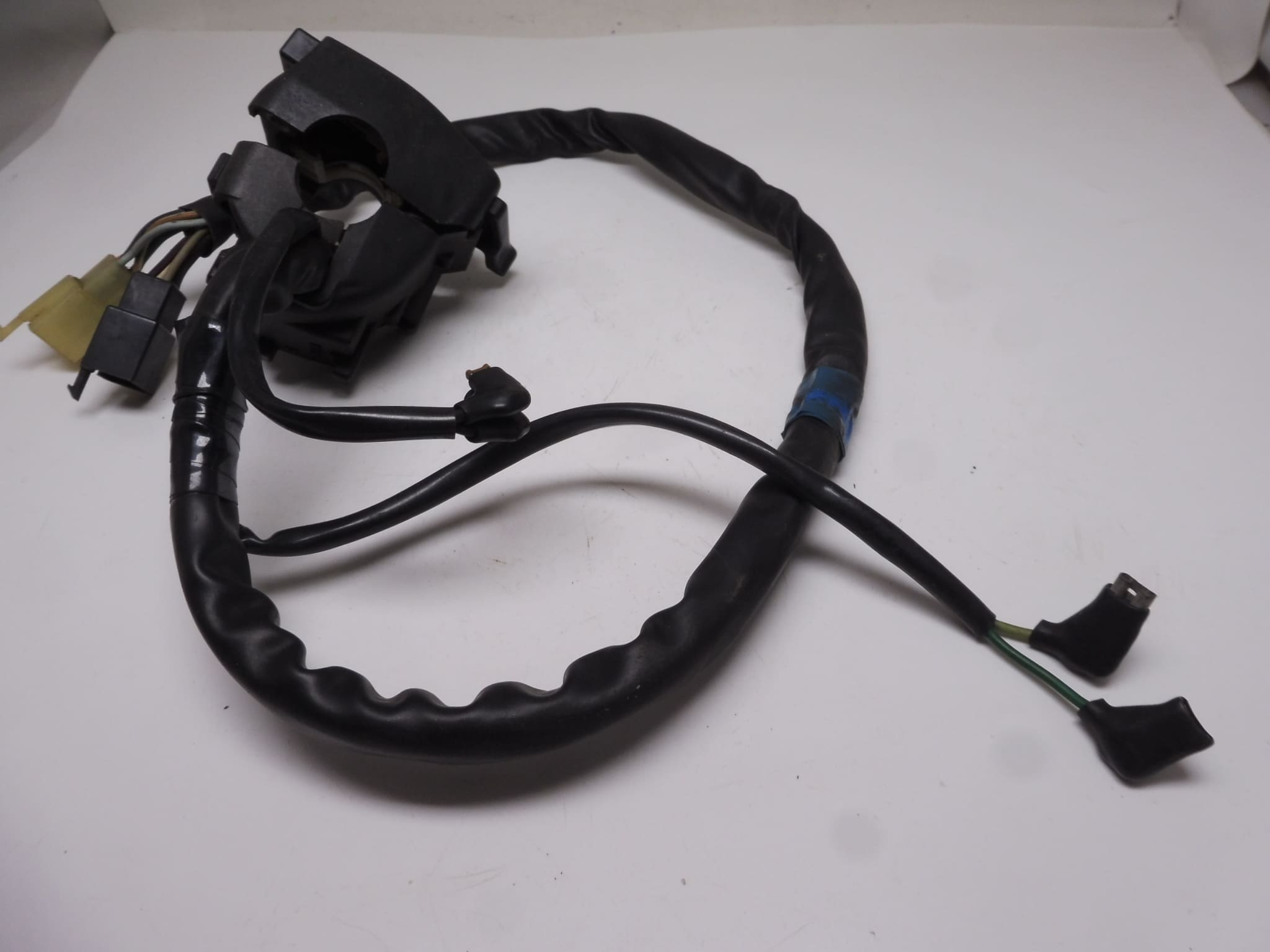 Left switch steering Honda complete Pass, Horn, Winker and light used - Image 4