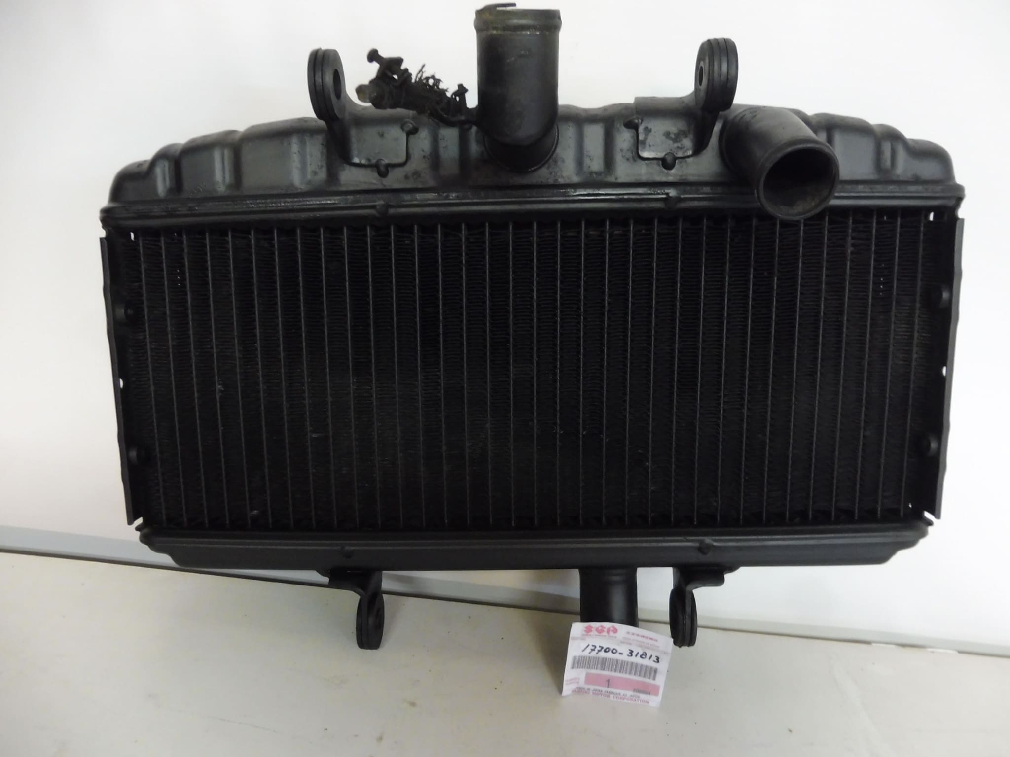17700-31813 Radiator Suzuki GT750'73 to'77 Used but perf.cond. - Image 2