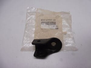 4L0-27432-00 Holder rear footrest L. RD250/350 '81-'82 original new