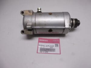 Alternative view of 31200-415-008 Startmotor Honda CX/GL500 '78'81 used but perfect