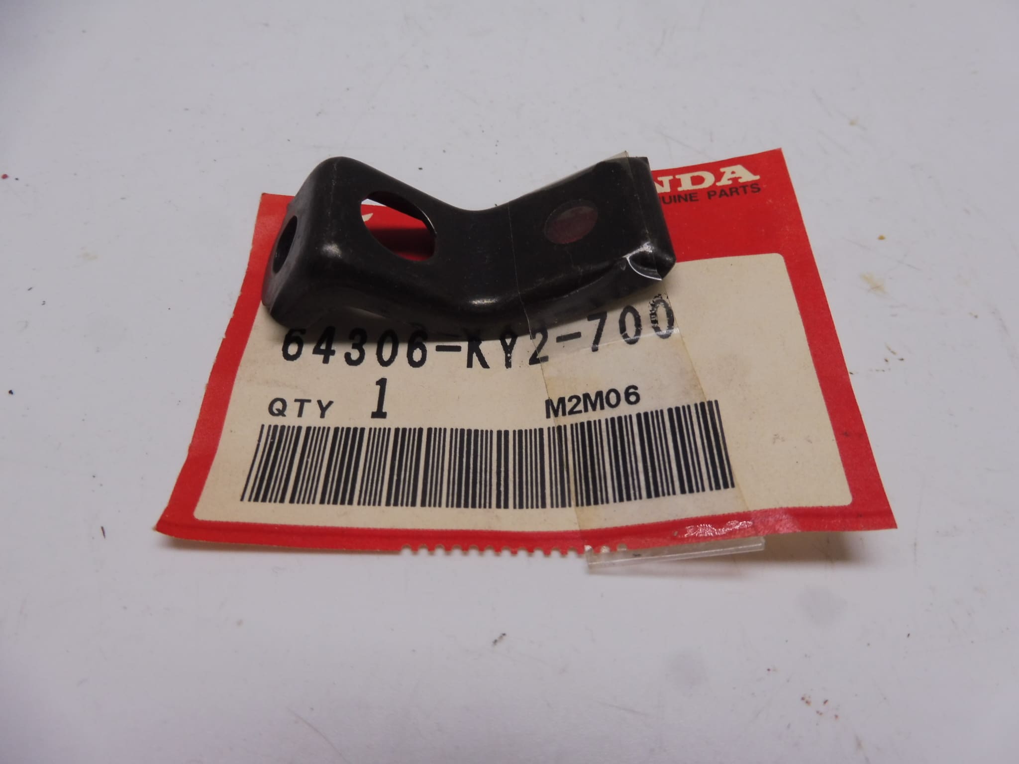 64306-KY2-700 Stay B. lower cowl. R. Honda CBR400RR'88-'89 NC23 new
