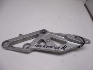 43511-17E00 Bracket fr. footrest R. Suzuki GSX-R600/750W used