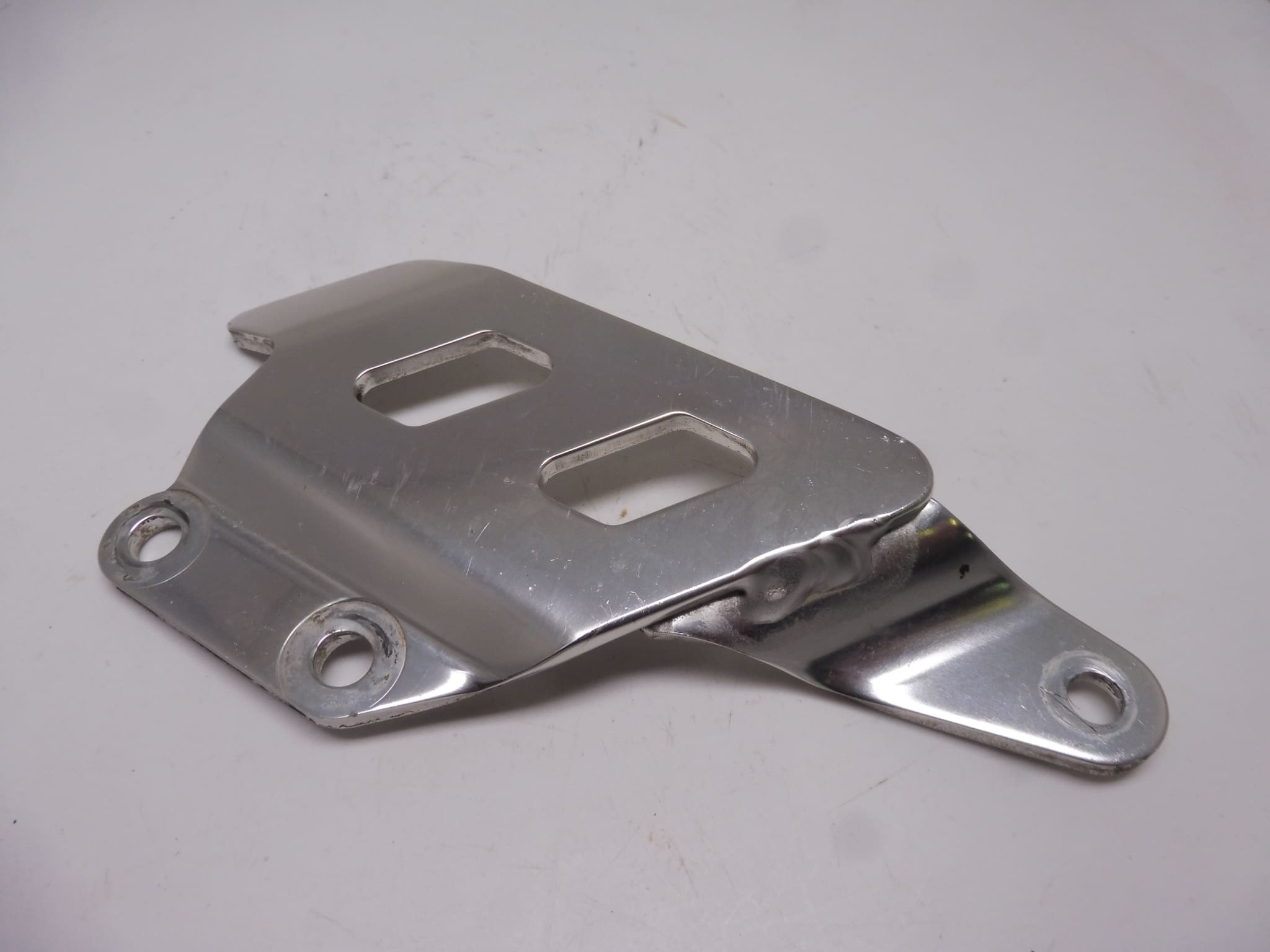 43570-17E00 Guard front footrest R. Suzuki GSX-R600/750W used