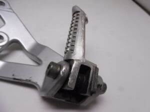 Alternative view of 43700-17E00 Footrest assy pillion L. Suzuki GSX-R600/750W used
