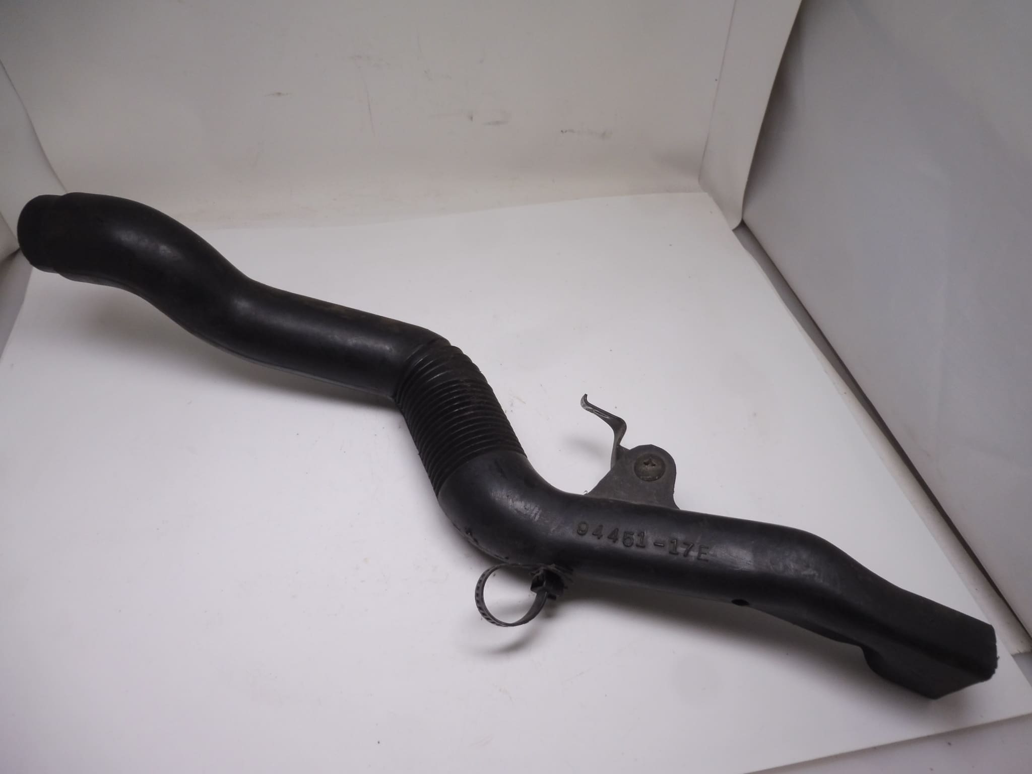 94451-17E00 Pipe air intake R. Suzuki GSX R600/750W '92-'95 used