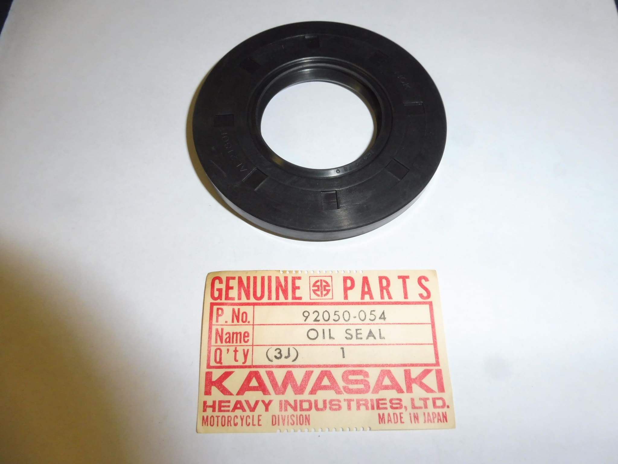 92050-054 Oil seal crankshaft Kawasaki H2 '72-'75 30x72x9 new
