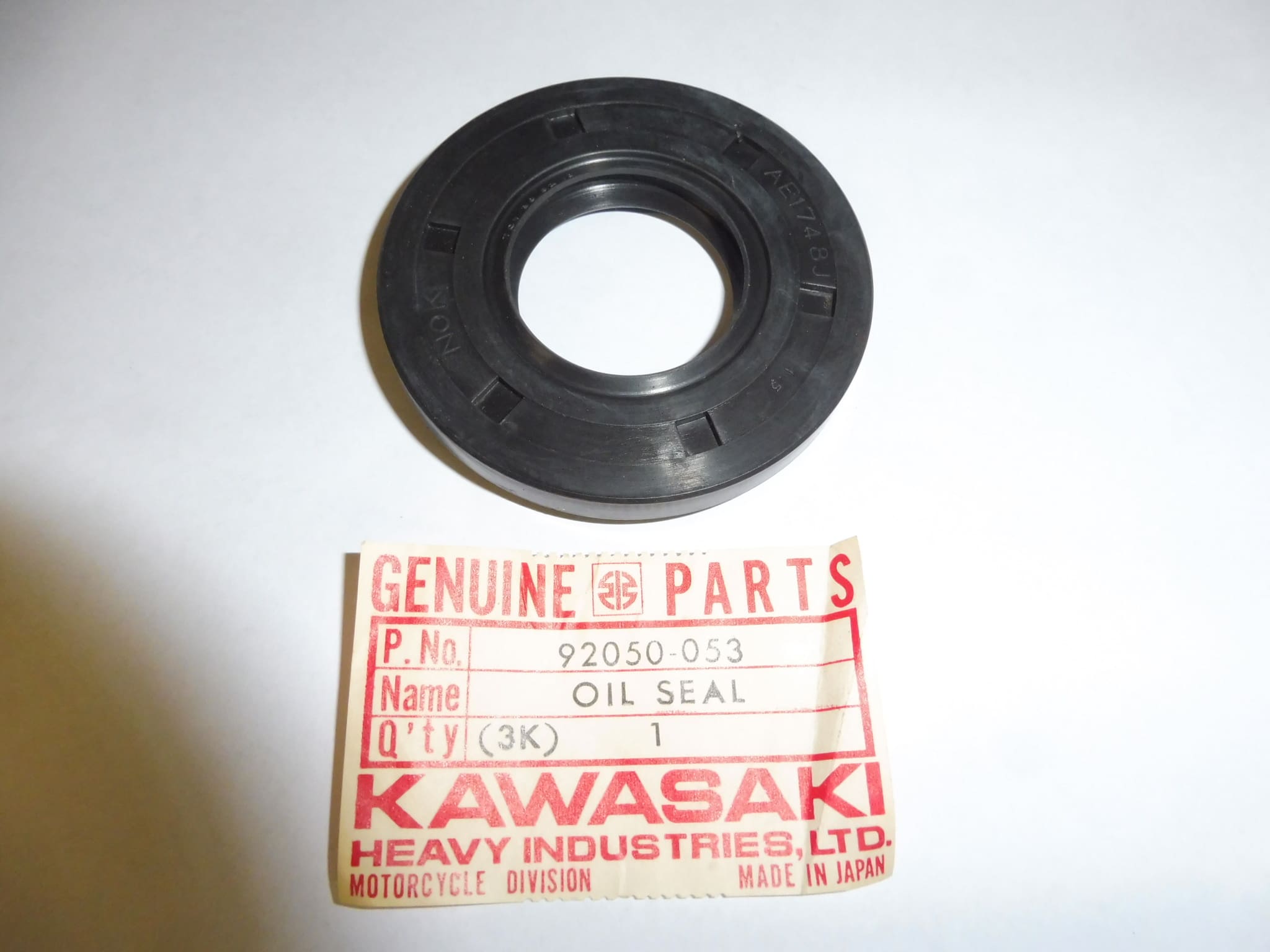 92050-053 Oil seal crankshaft Kawasaki H2 30x62x10 original new