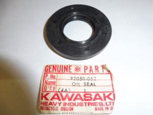 92050-052 Oil seal crankshaft Kawasaki S/H/KH 32x62x10 original new
