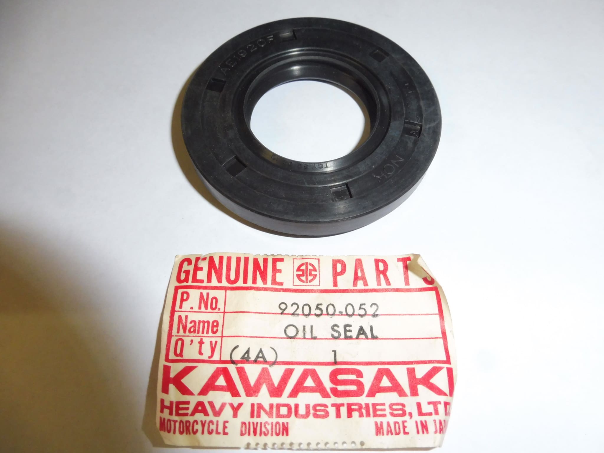 92050-052 Oil seal crankshaft Kawasaki S/H/KH 32x62x10 original new