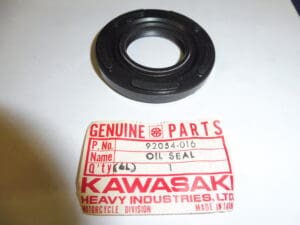 92054-016 Oil seal crankshaft Kawasaki S1,S2,S3 32x62x10 original new