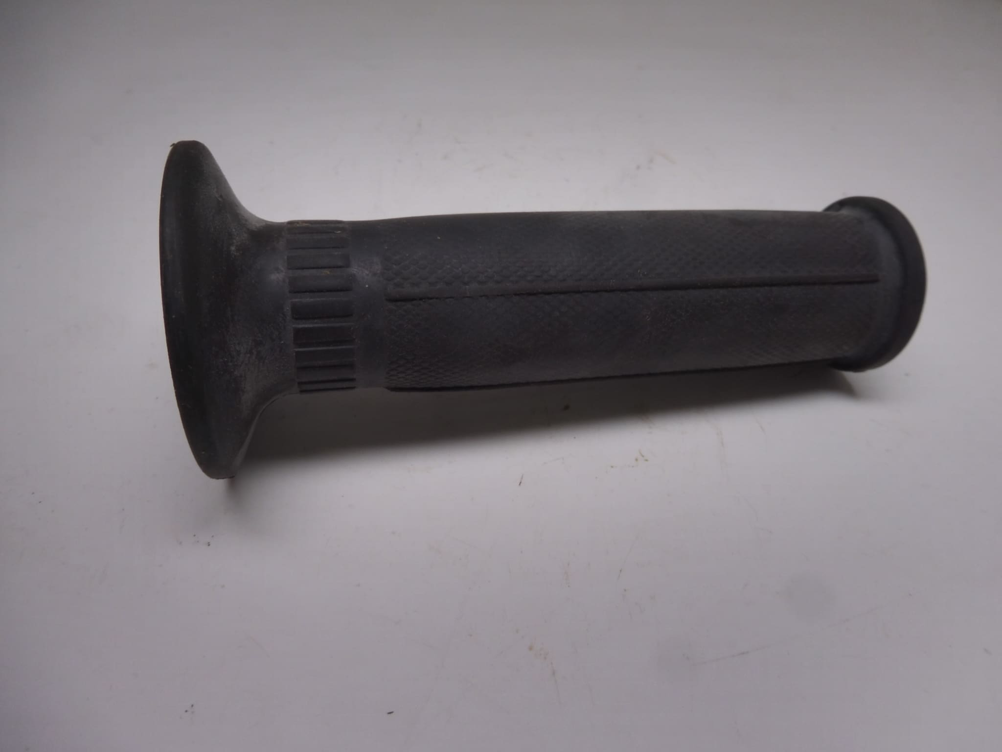 31A-26241-00 Grip handlebar L. Yamaha many types used