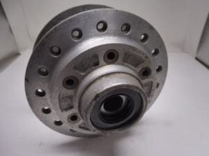 Alternative view of 341-25111-01 Frontwheel hub Yamaha TX750 used, good condition