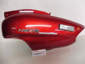 5AD-F17210-1P2 Cover side rear left Yamaha Neo's red as New