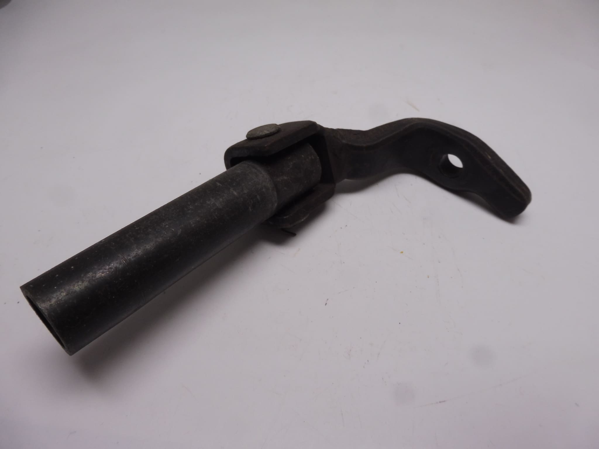50641-413-000 Arm footrest L. Honda CB250/400T complete used