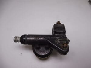 Alternative view of 59600-31618 Front brake master cylinder Suzuki GS used