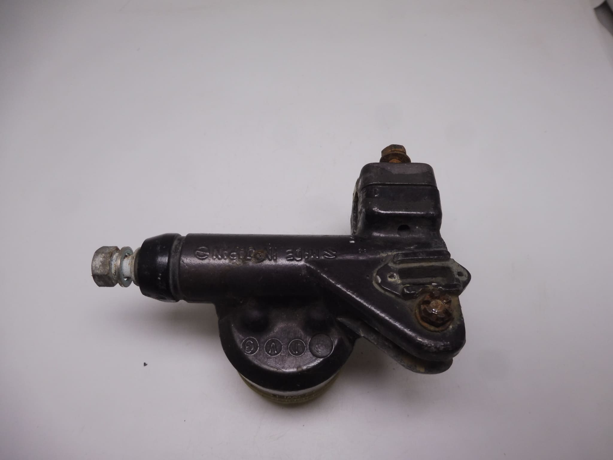 59600-31618 Front brake master cylinder Suzuki GS used - Image 2