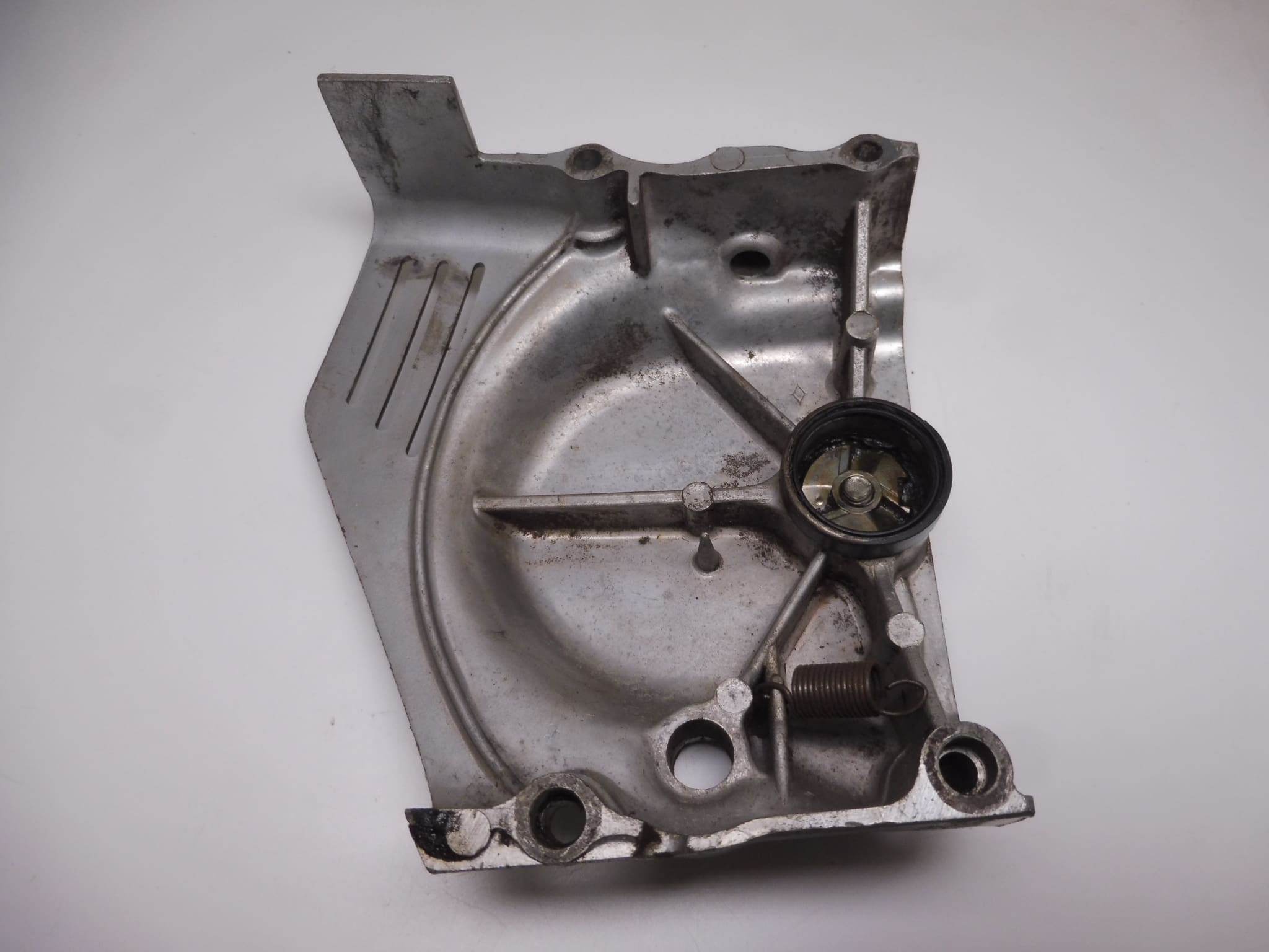 11351-369-010 Cover L. crankcase Honda CB250/360 G used - Image 2