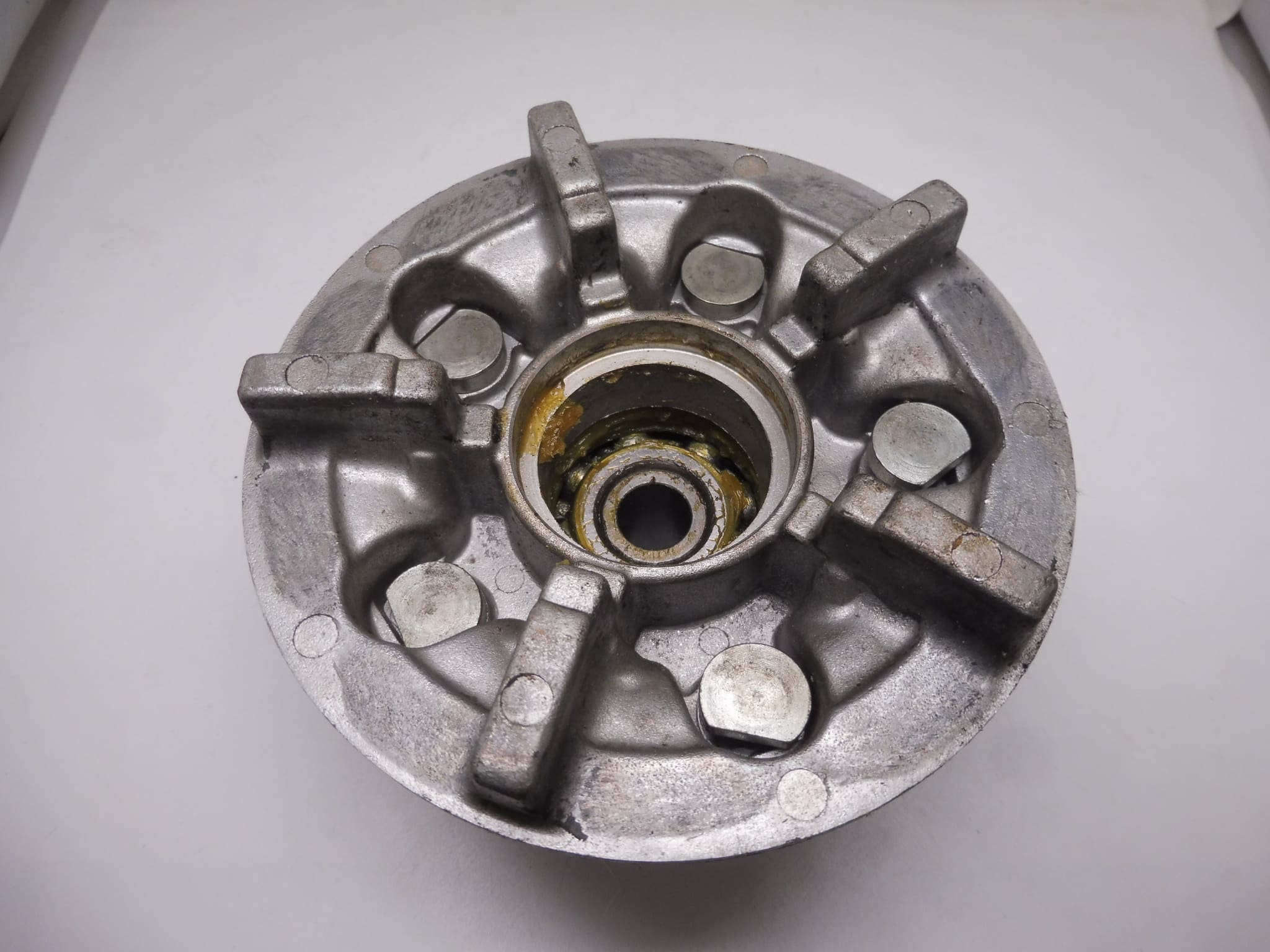 64611-33C00 Drum rear sprocket Suzuki GSX/GSF600,RF600, GSX750F used - Image 2