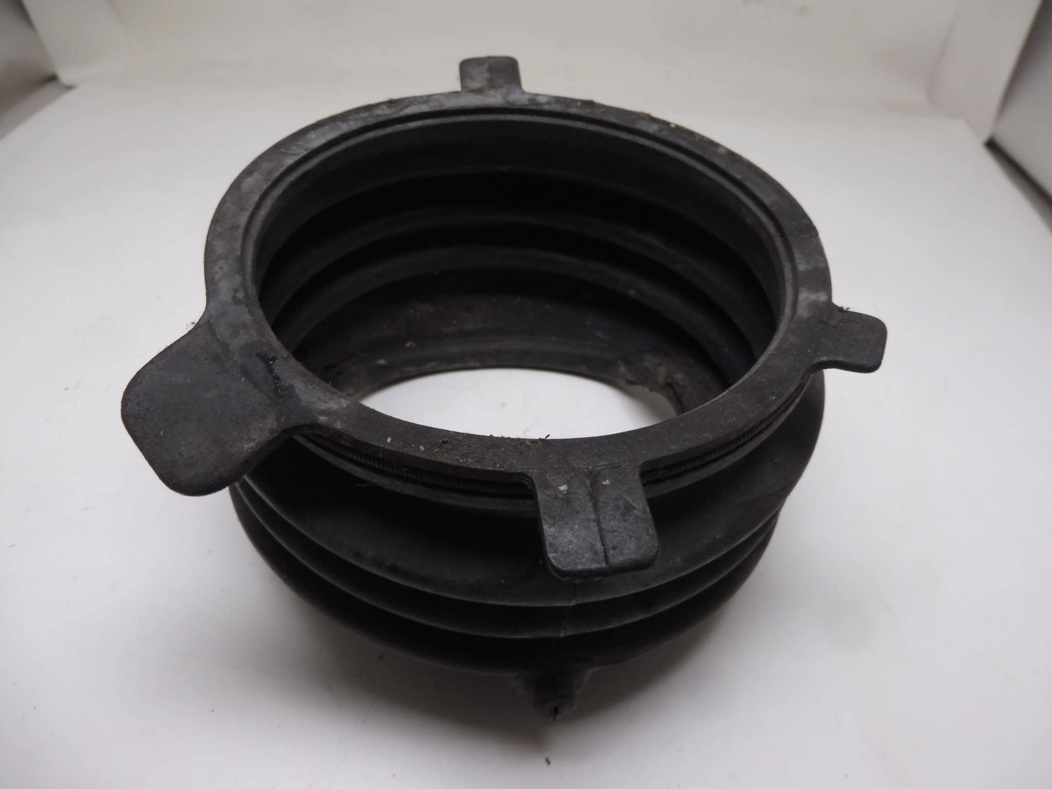 2H7-22189-00 Boot rubber Yamaha XS750/850/1100 used - Image 2