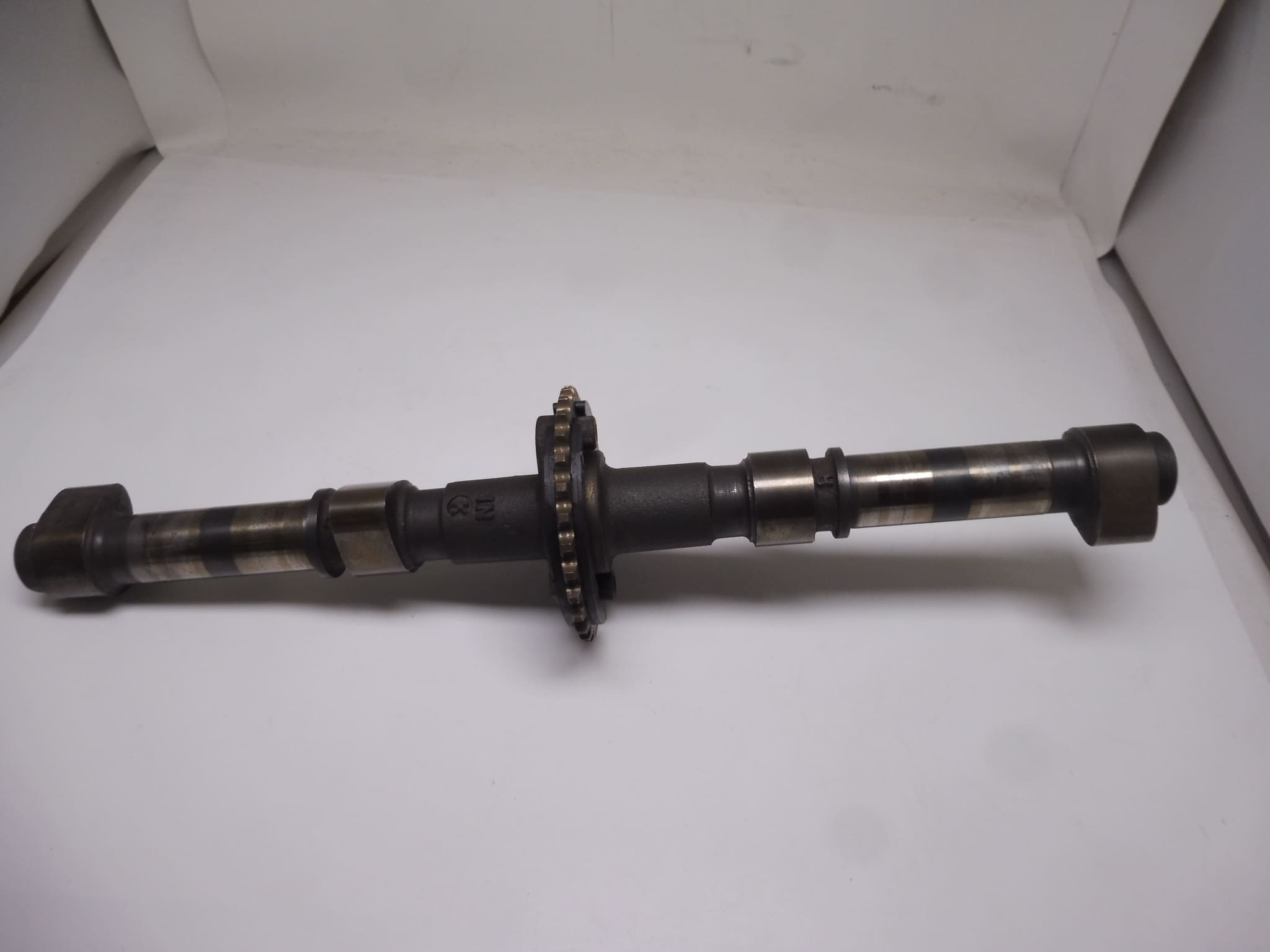 12711-45000 Camshaft intake Suzuki GS750 '77-'79 used good condition