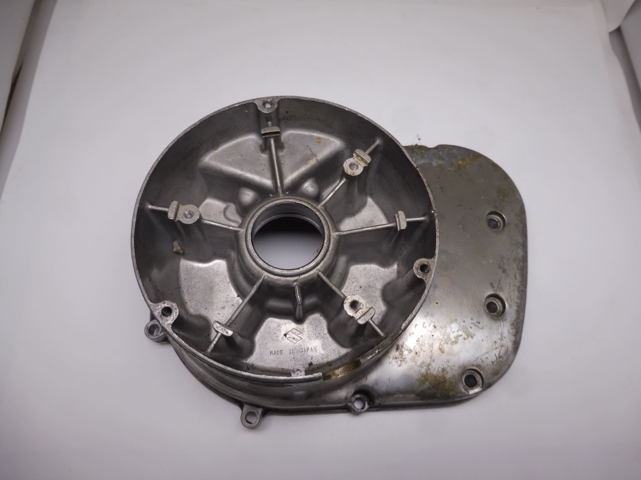 11331-31001 Cover starter gear Suzuki GT750 used