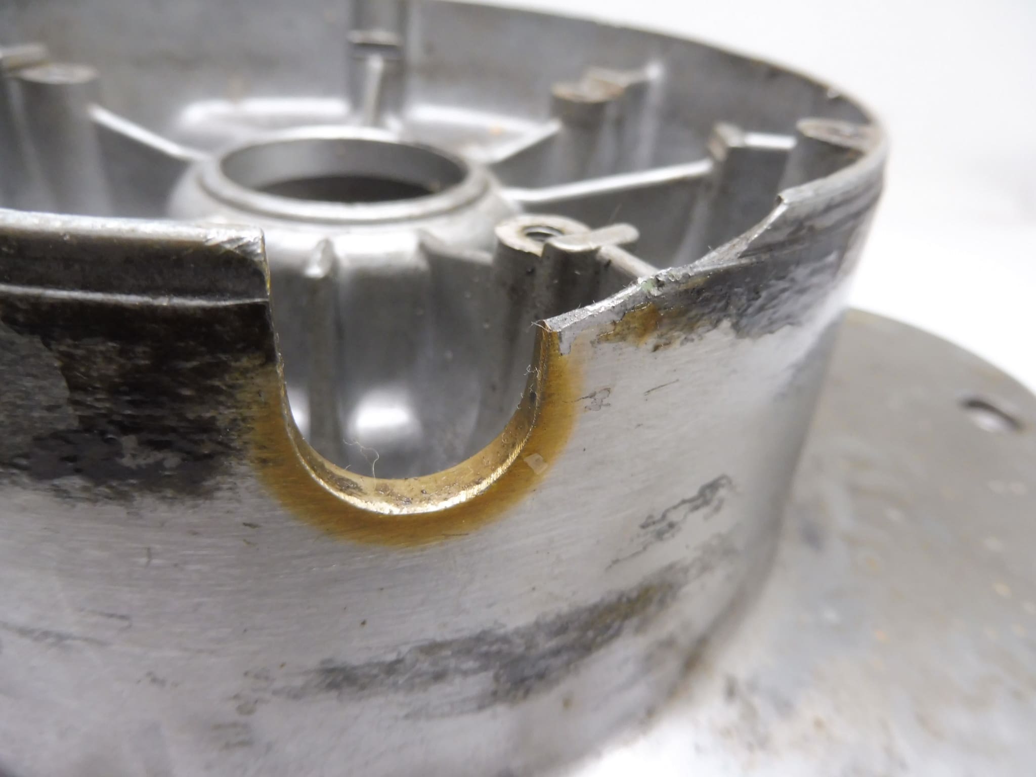 11331-31001 Cover starter gear Suzuki GT750 used - Image 2