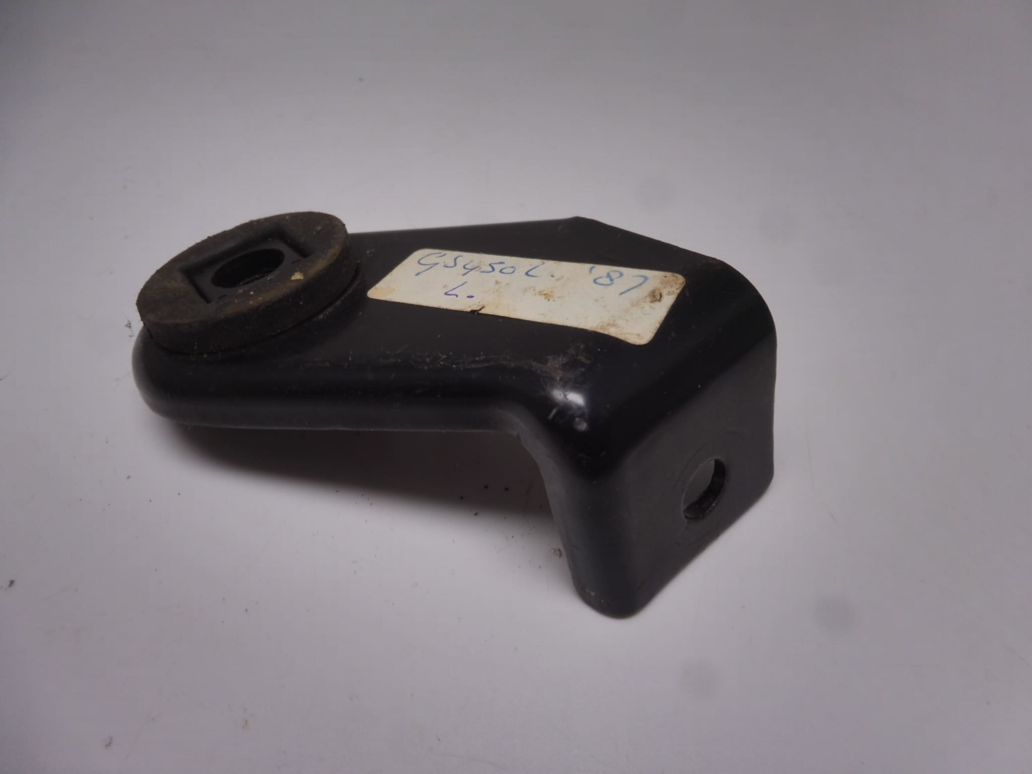 35641-11900 Stay L. turn signal rear Suzuki GS300/450L used