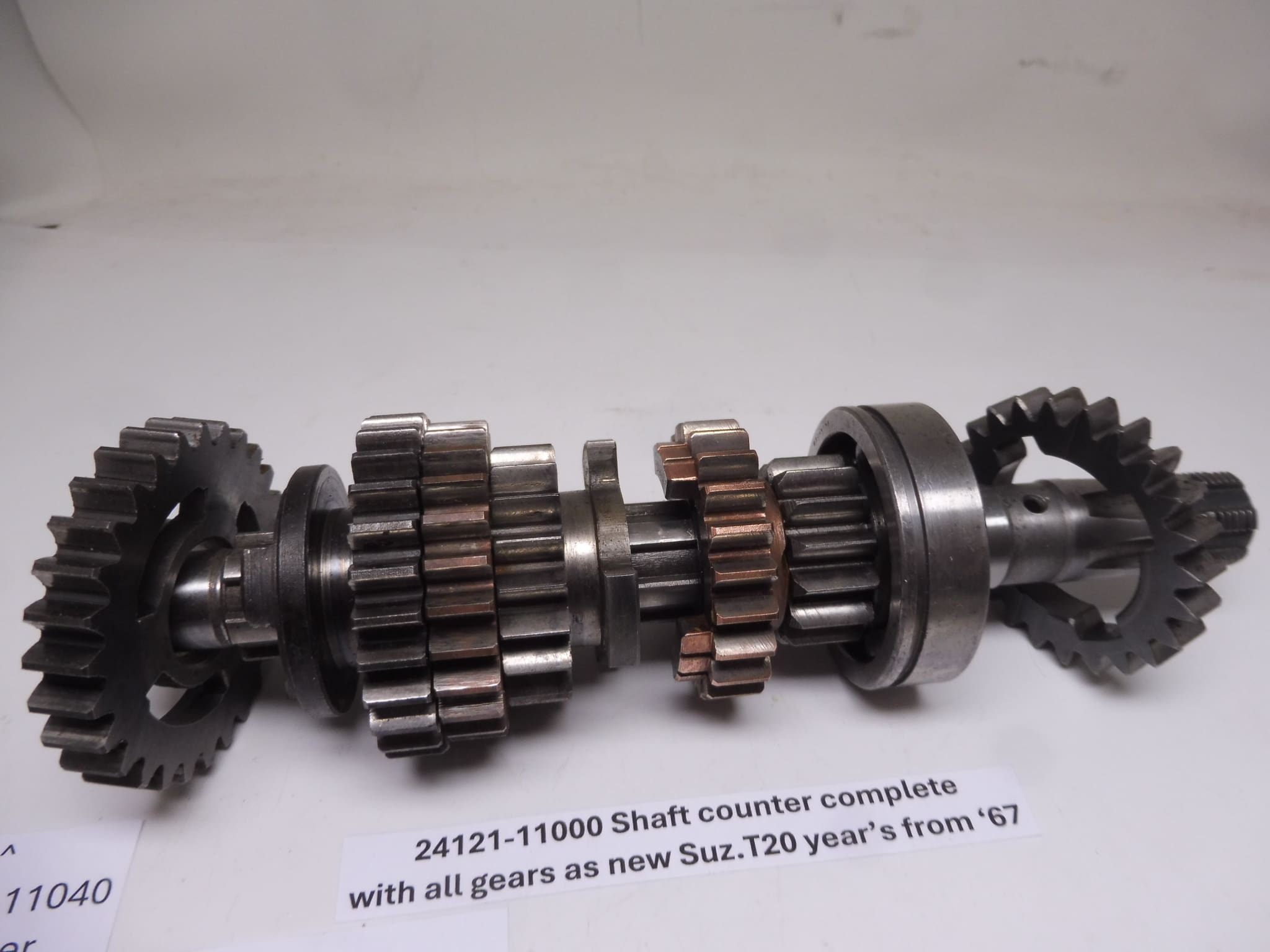 24121-11000 Counter shaft complete Suzuki T20/TC250 used as new - Image 2