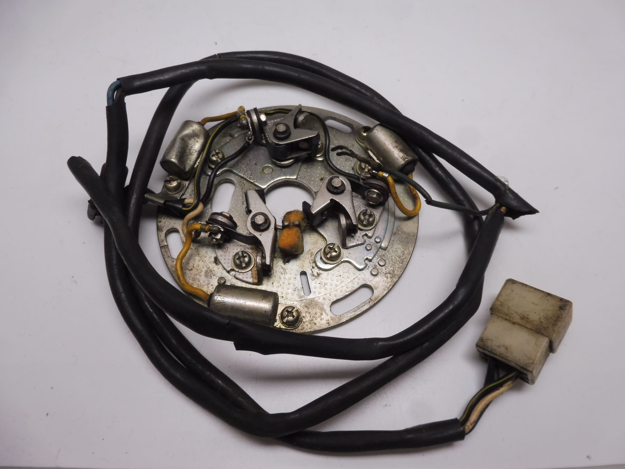 33100-31210 Breaker assy contact plate Suzuki GT750 L/M/A/B used