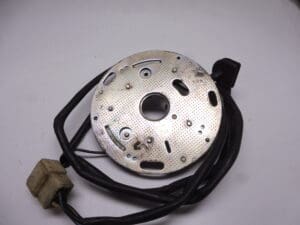 33100-31210 Breaker assy contact plate Suzuki GT750 L/M/A/B used - Image 2
