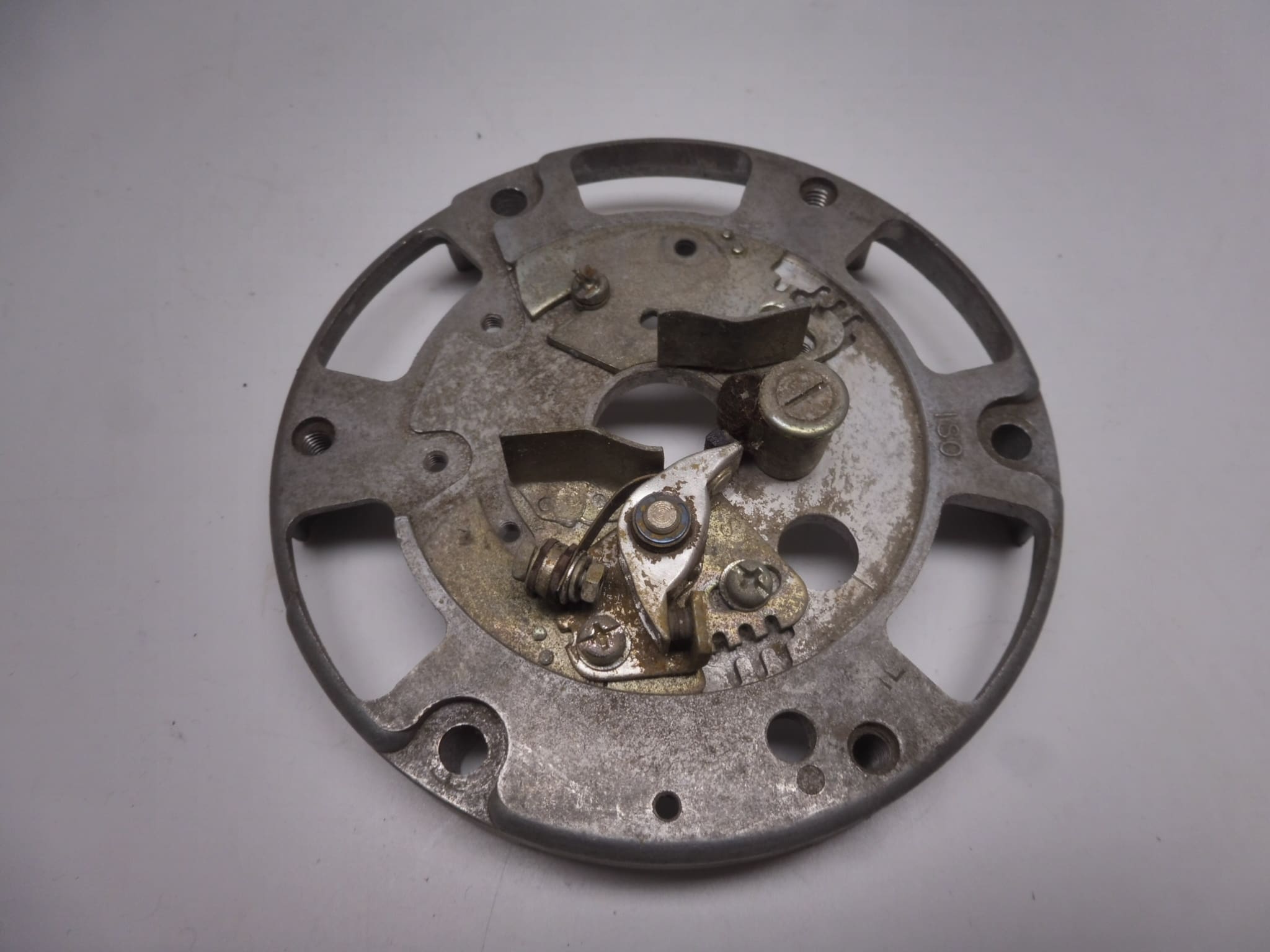 31401-18521 Breaker contact plate, only plate Suzuki GT125/250 used