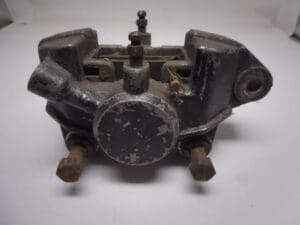 69100-45000 Rear brake caliper Suzuki GS750 used