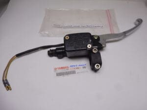 5AD-F583T-01 Master cyl.set with lever Yam.Neo's 2 stroke as new