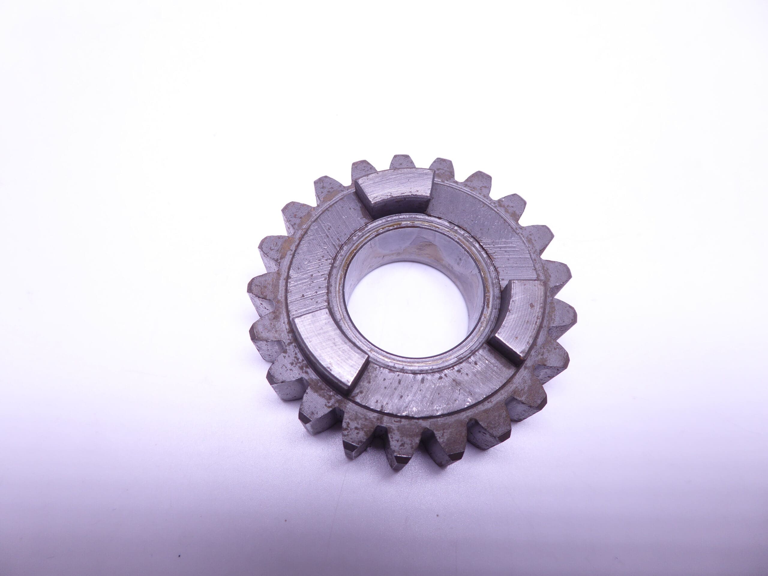 256-17141-01 Gear 4th pinion Yamaha TX650/750, XS1-2, XS650 New