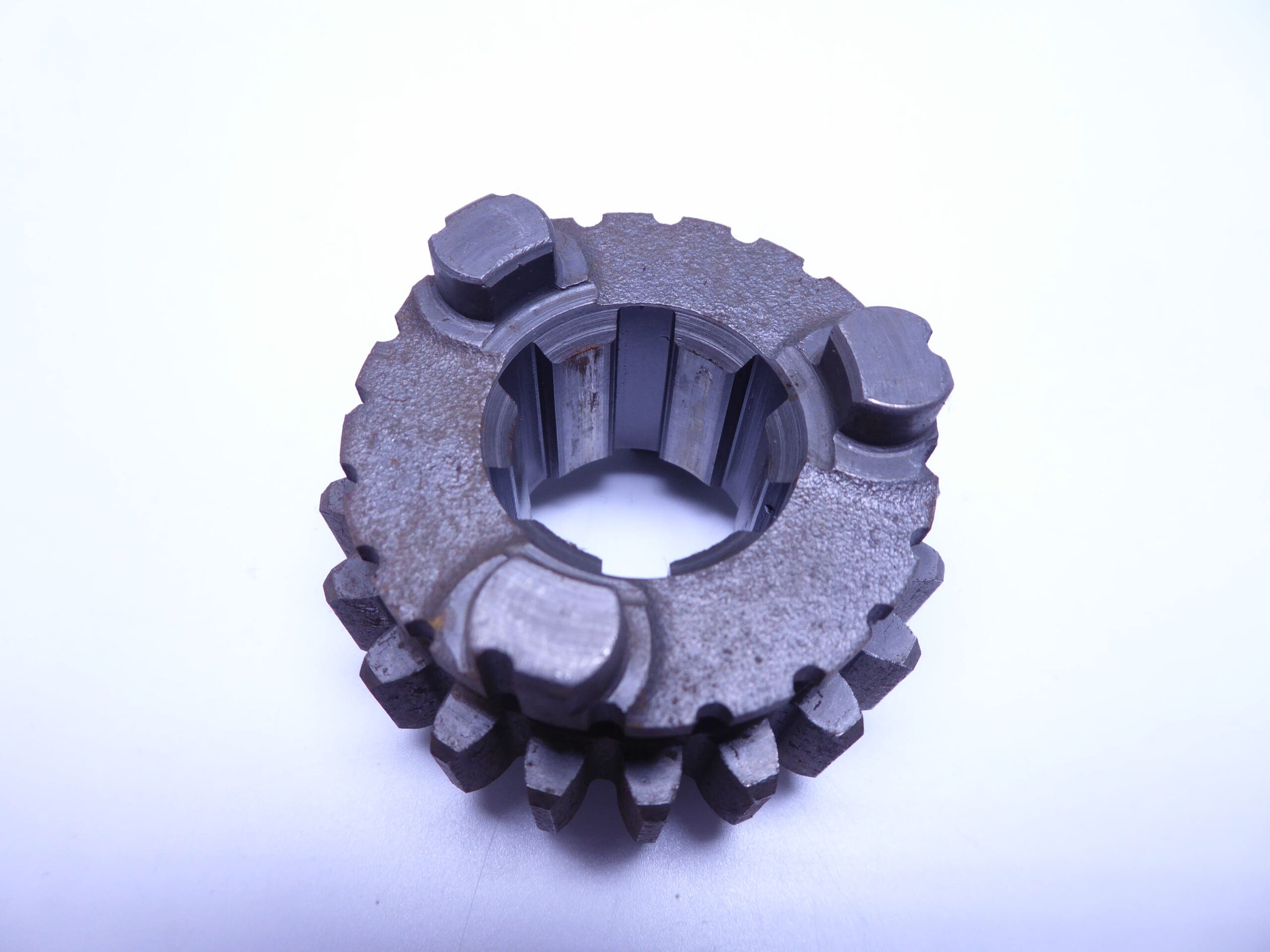 256-17131-03 Gear 3rd pinion Yamaha TX650/750, XS1-2, XS650 New